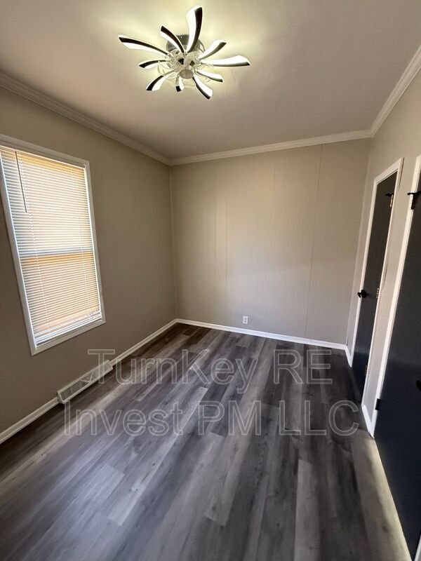 Foto del edificio - 17842 Park Ave