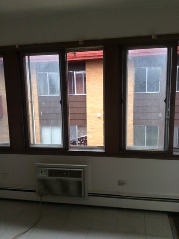 Building Photo - 827 Grand Ave