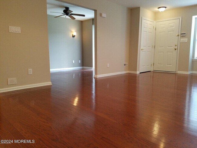 Building Photo - 150 Brookfield Dr