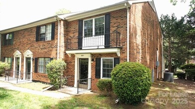 Building Photo - 10911 Park Rd