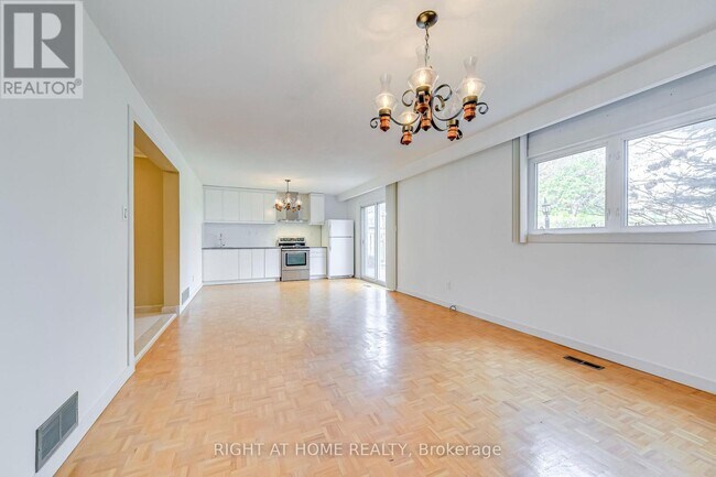 Building Photo - 2125 Varency Dr