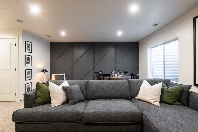 Foto del edificio - 4356 E Hurstbourne Drive