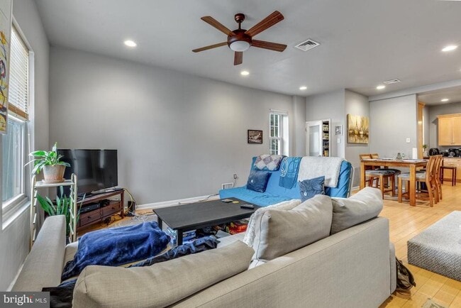 Building Photo - 4640 Silverwood St