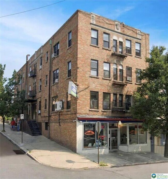 Foto del edificio - 397 W Allen St