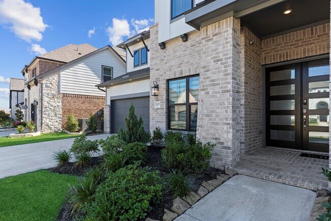 Building Photo - 26106 Radiant River Trl