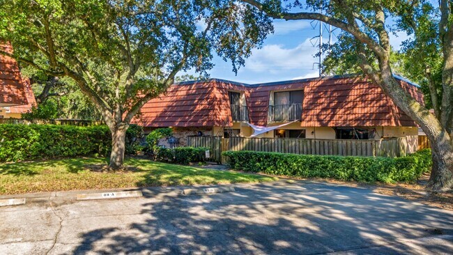 Foto del edificio - FANTASTIC 3BR/2.5BA TOWNHOME IN PALM HARBO...
