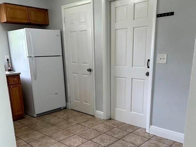 Building Photo - 709 Bryon Ct