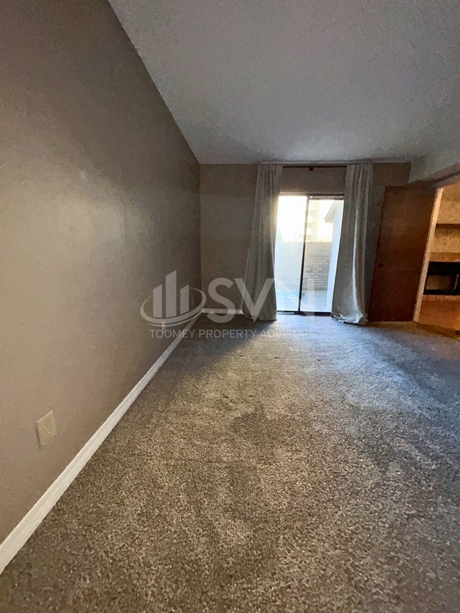 Foto del edificio - 200 Parma Dr