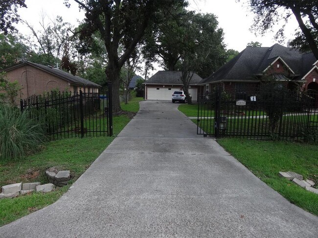 Building Photo - 9226 Kerrwood Ln