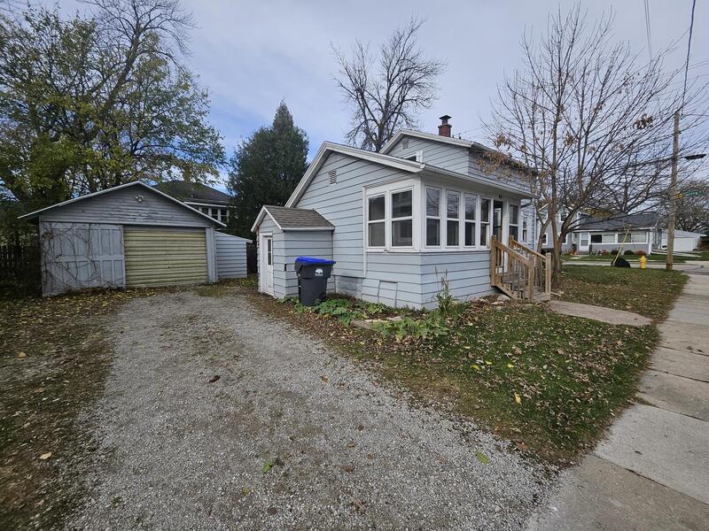 Primary Photo - 400 Sherry St