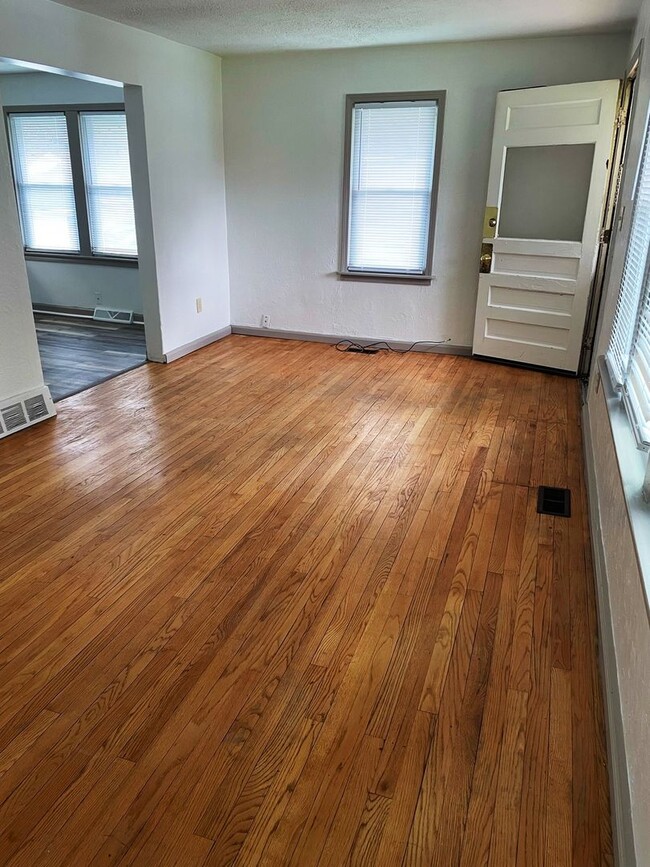 Photo - Lovely Two Bedroom House Near Washtenaw Golf Club!