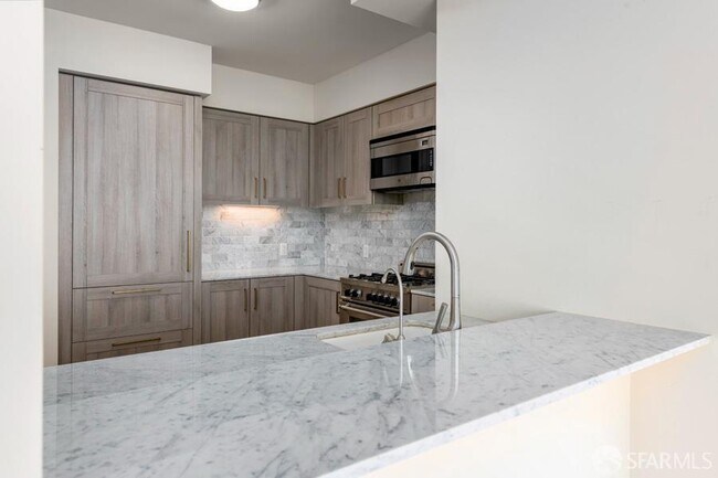 Building Photo - 401 Harrison St