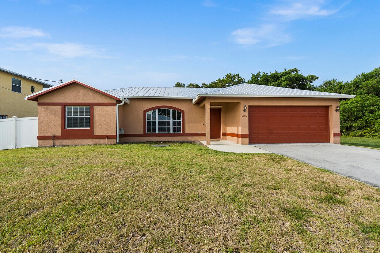 366 NE Surfside Avenue Port Saint Lucie F... House for Rent in Port