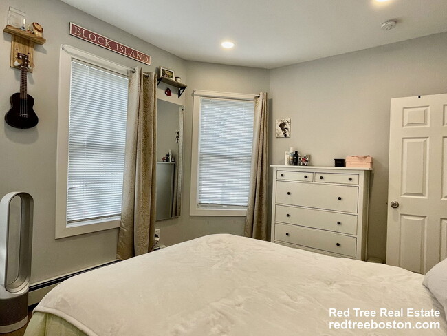 Building Photo - 11 Pearl Terrace