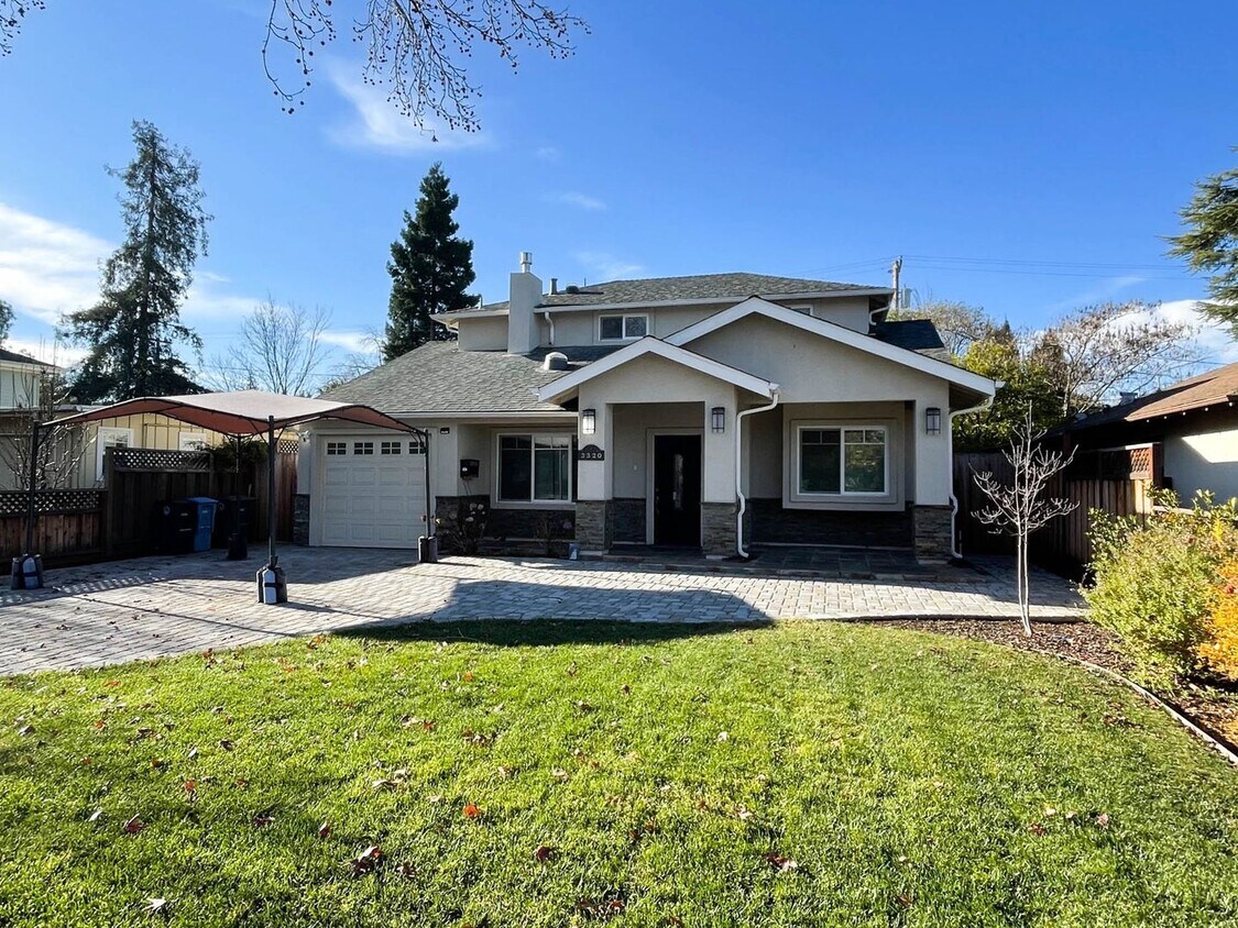 Primary Photo - Fully Remodeled 4 Bedroom 3 Bath Home in M...