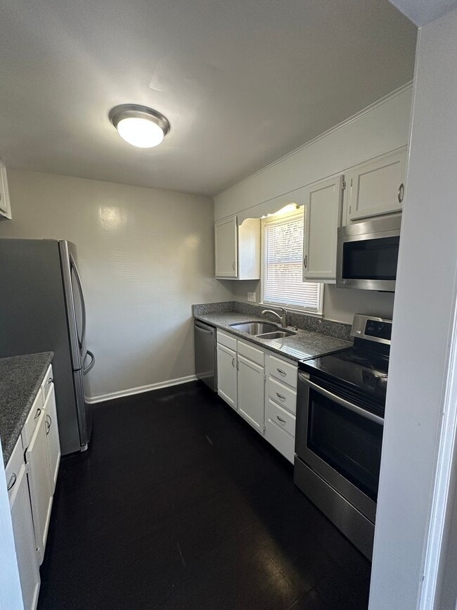 Building Photo - 2 bedroom/2 Bath Condo