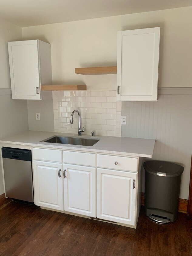 6516 Powell Pl, Wauwatosa, WI 53213 Townhome Rentals in Wauwatosa WI