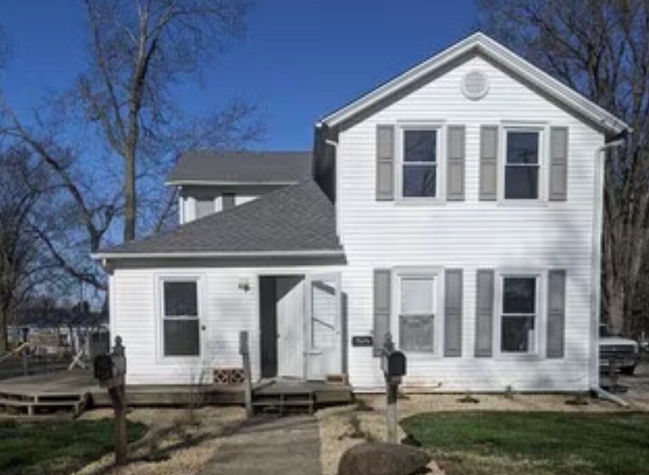 208 N Myers St Unit C, Eureka, IL 61530 Apartments in Eureka, IL