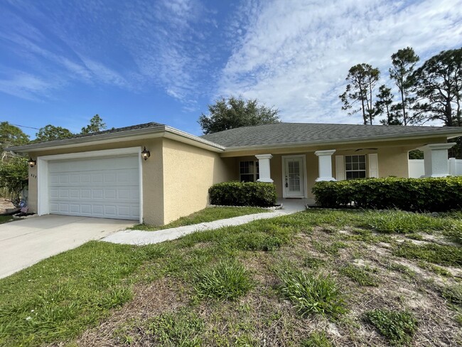 Foto del edificio - Lehigh Acres-NOW AVAILABLE **3 Bedroom/ 2 ...