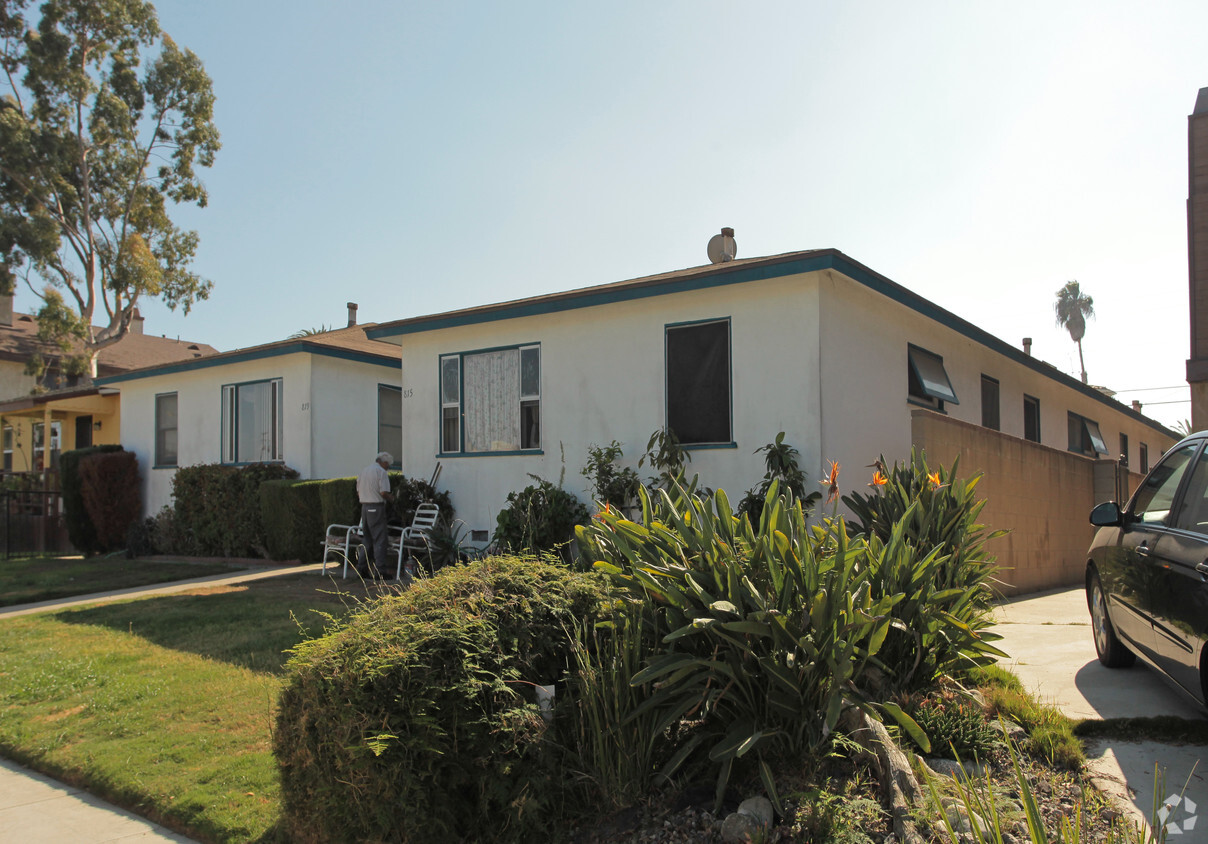 Building Photo - 815-819 Sartori Ave