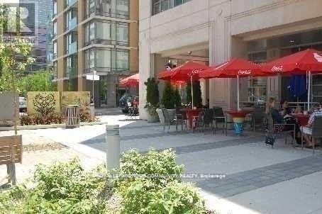 Photo du bâtiment - 8 Scollard St