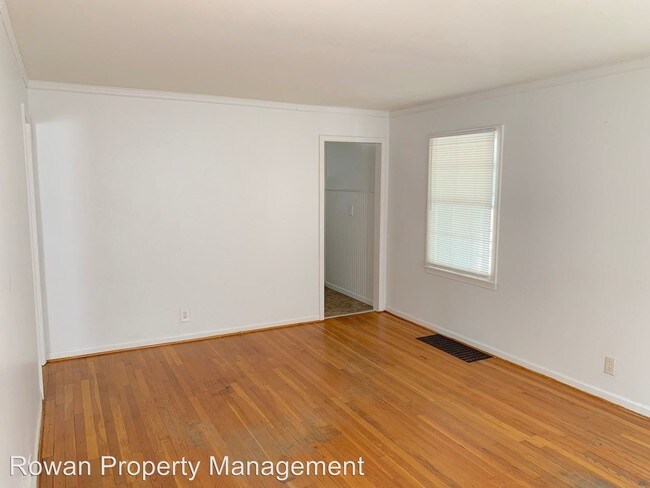 Building Photo - 2 br, 1 bath House - 8600 Summit St.