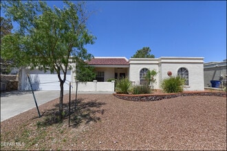 Building Photo - 829 Dulce Tierra Dr