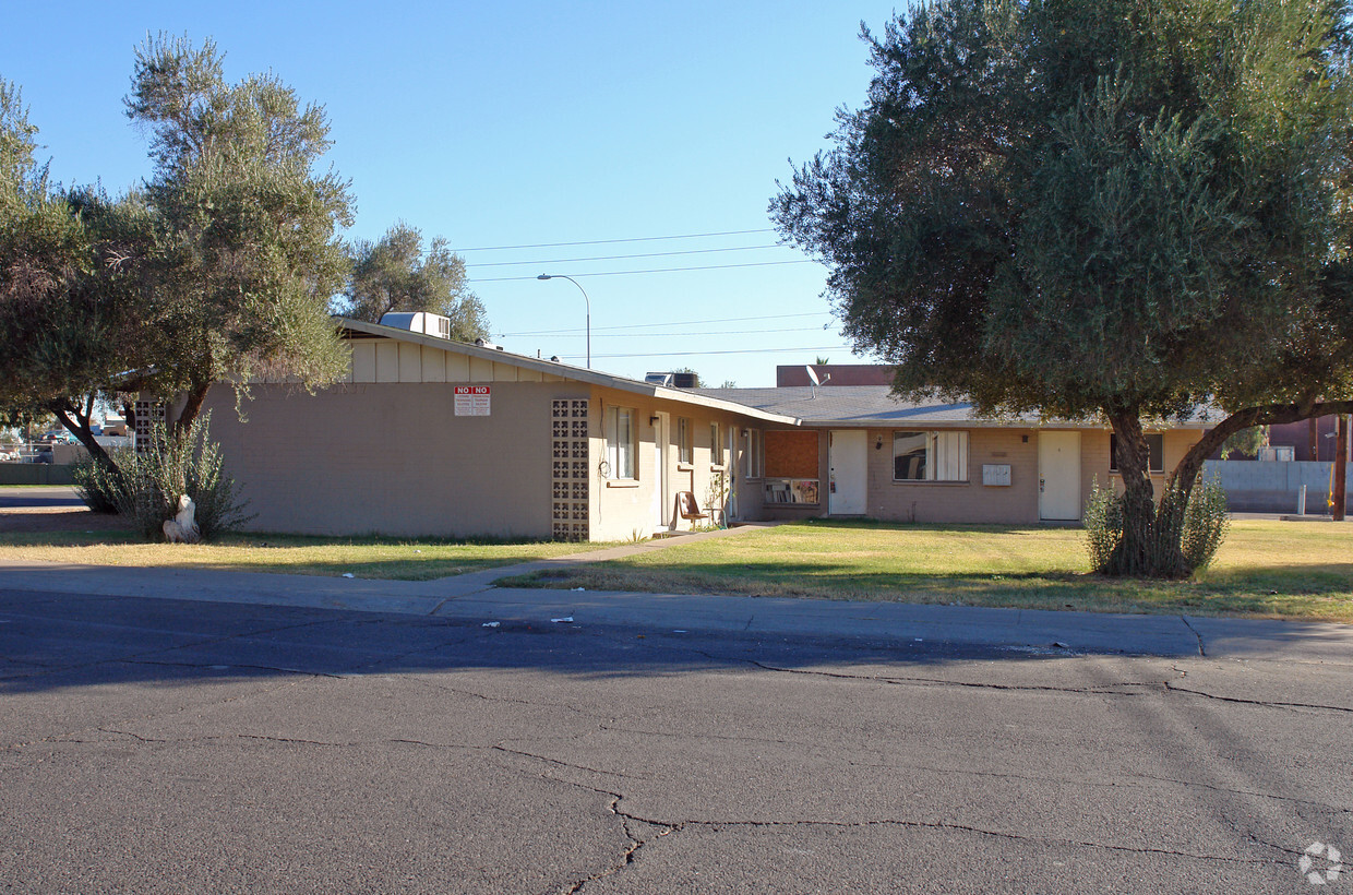 Primary Photo - Glenwood Plaza Apartments