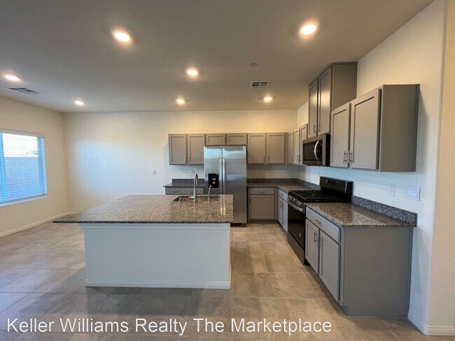 Foto del edificio - 4 br, 3 bath House - 428 Larksong Ave