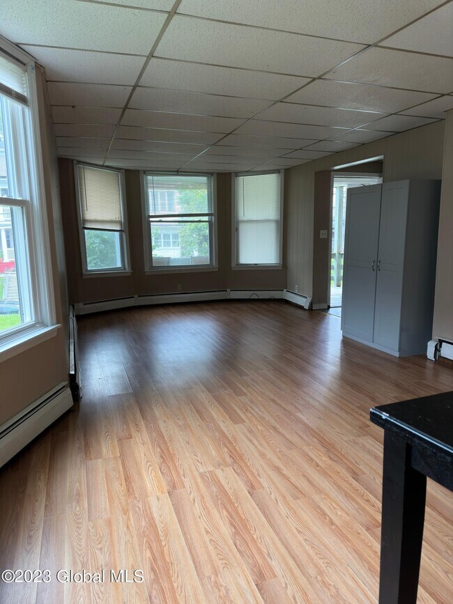 Building Photo - 664 Myrtle Ave