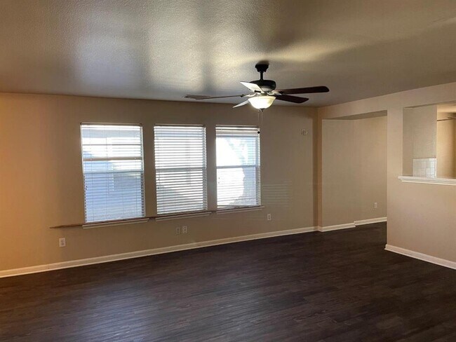 Foto del edificio - 1239 Flatrock Creek Dr