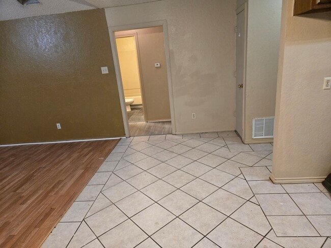 Foto del edificio - 313 Bryant Ln