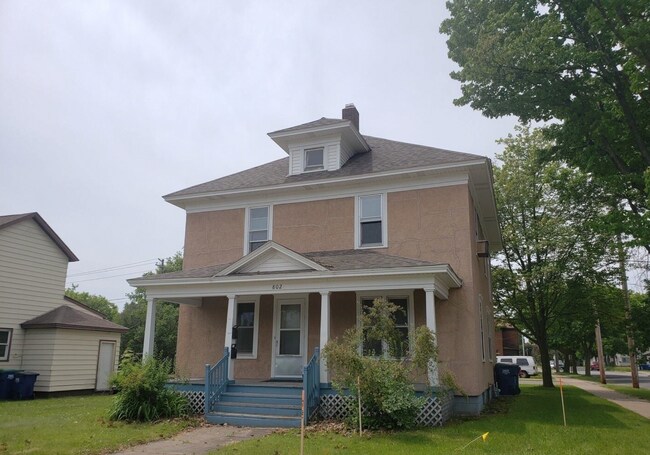 Building Photo - 802 S 1st Ave