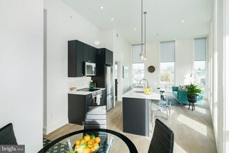 Building Photo - 5013 Springfield Ave