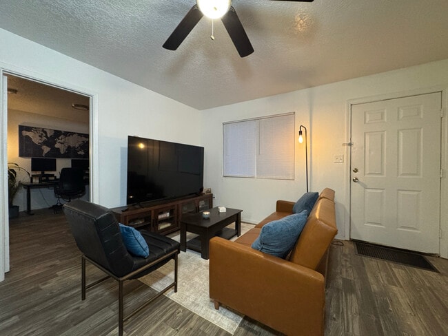 Foto del edificio - 652 Vancouver Rd SE