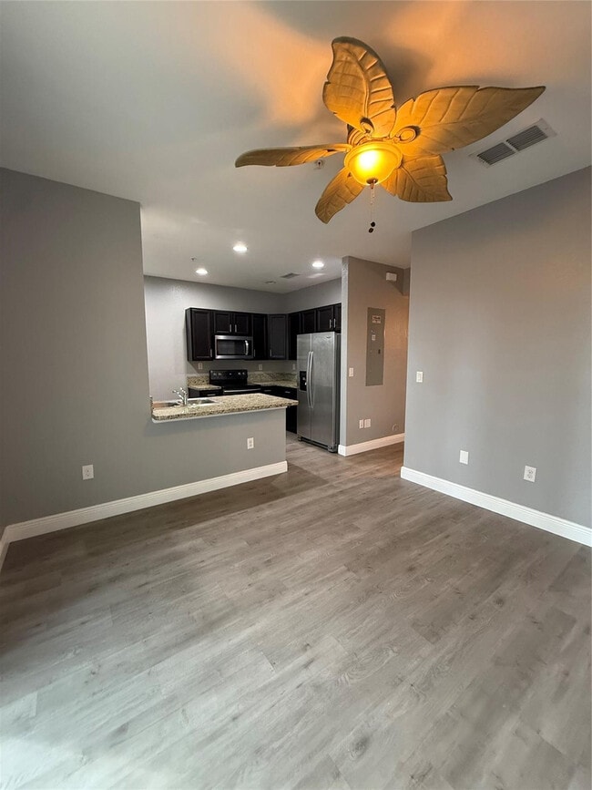 Building Photo - 2851 Prospect Rd