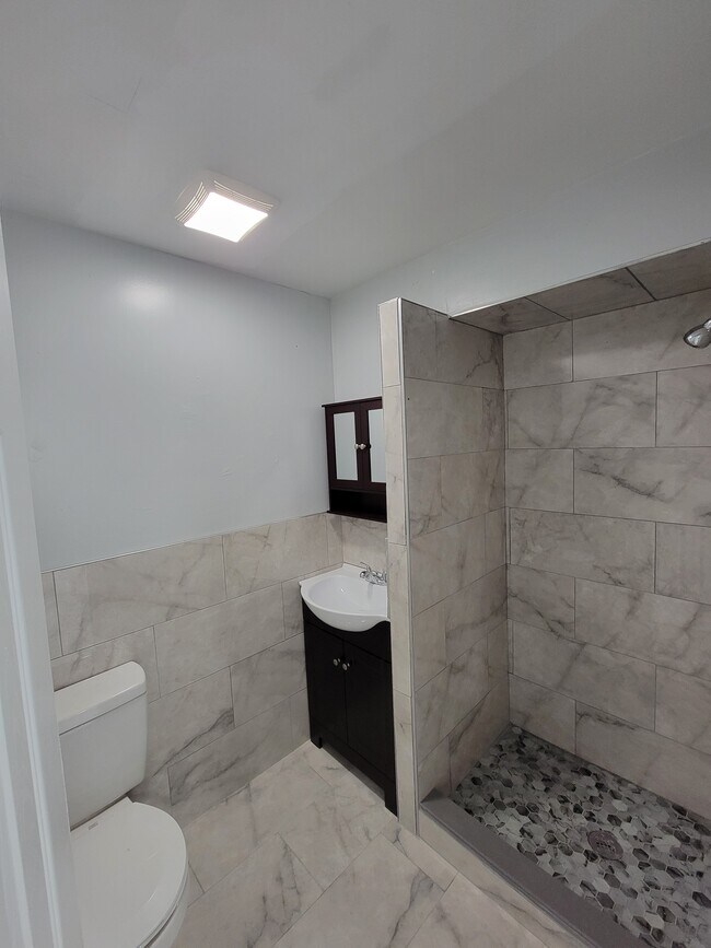 Foto del edificio - 258 E 17th St