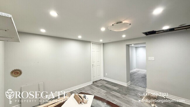 Photo du bâtiment - Charming 2-Bedroom Basement Unit in Scarbo...