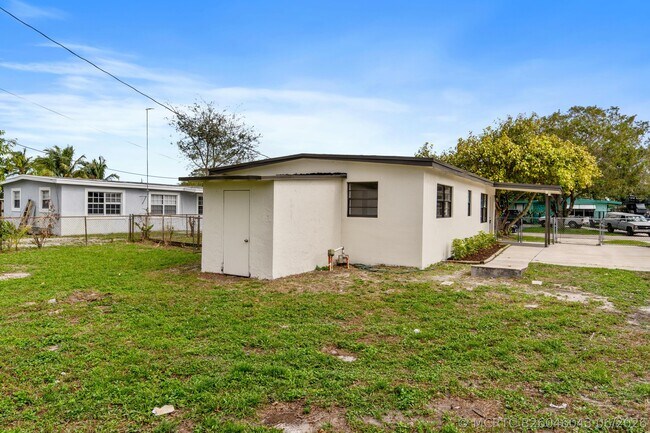 Building Photo - 2415 Lewis Rd