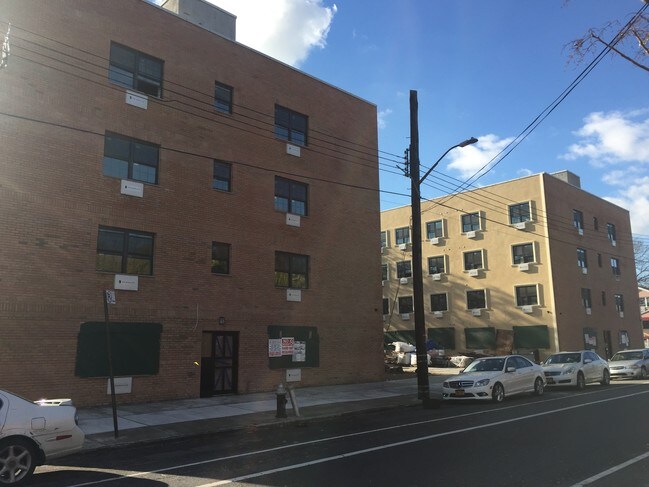 Building Photo - 429 Wyona St