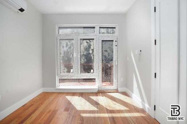 Building Photo - 3 bedroom in RIDGEWOOD NY 11385