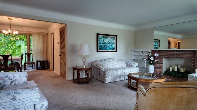 Foto del edificio - Charming 3-Bed Madeira Schools Home