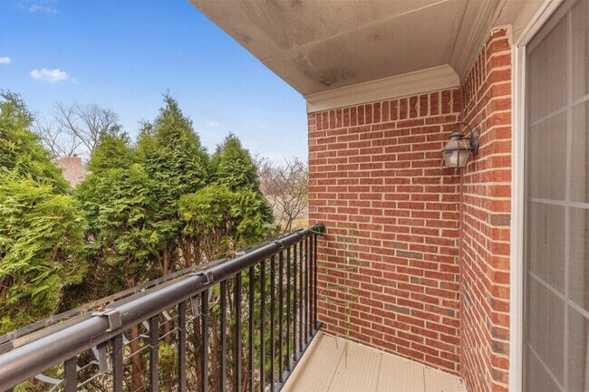 Building Photo - 3334 Endsleigh Ln