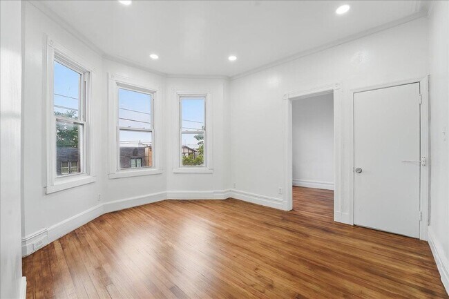 Foto del edificio - 144 Nelson Ave
