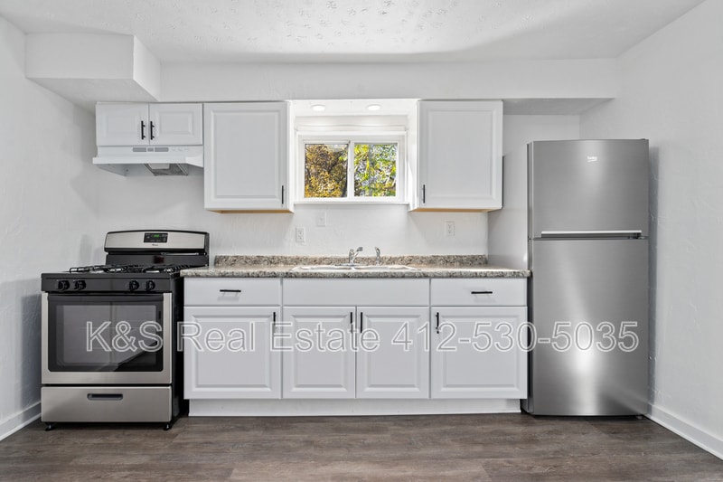 Photo - 922 Hill Avenue - 1