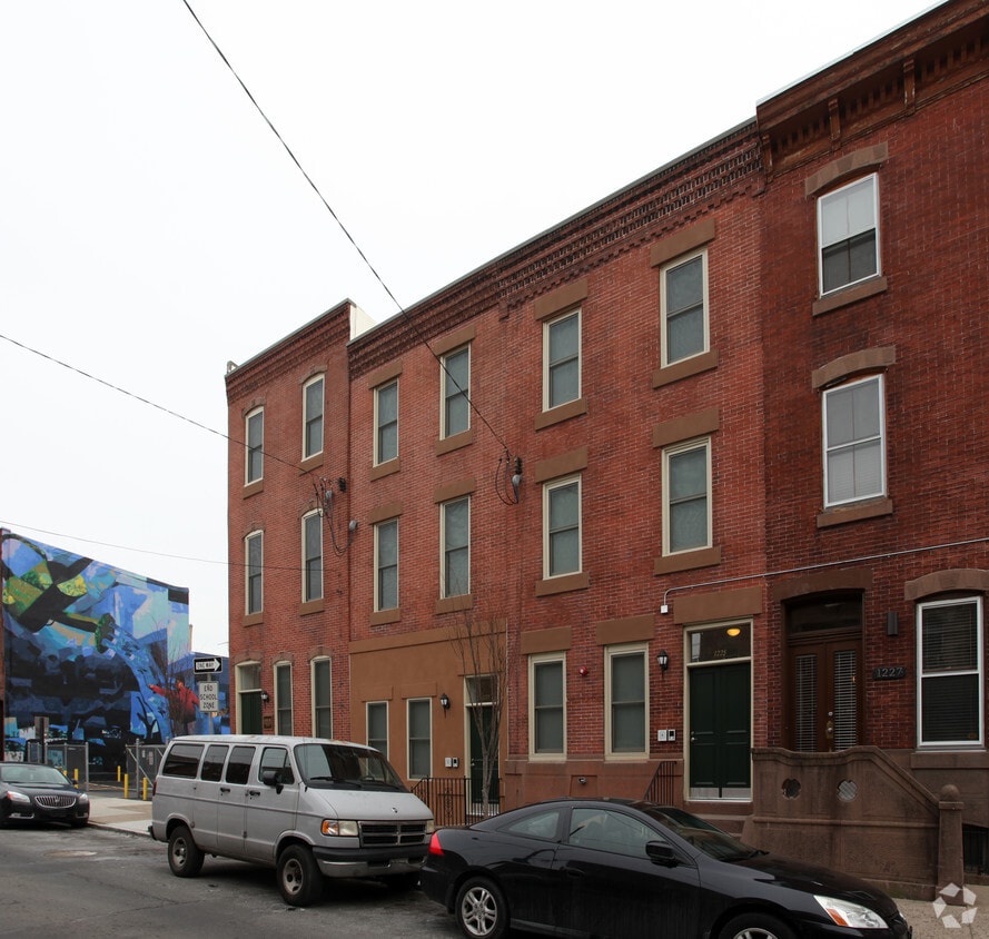 Building Photo - 1221-1225 S 15th St