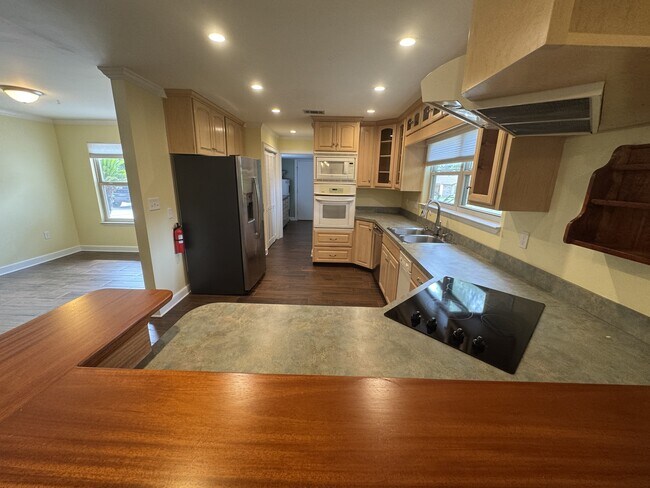 Building Photo - 234 Wava Ave