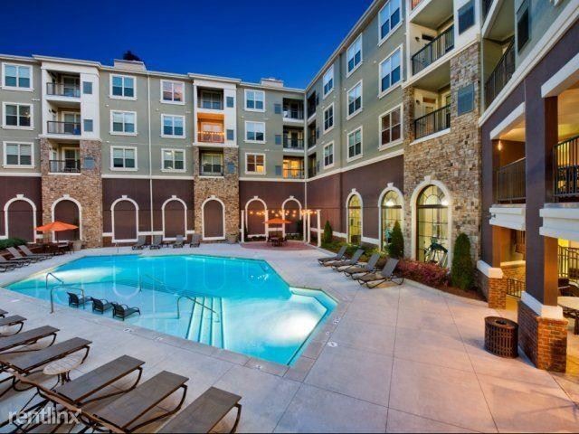 Foto del edificio - 5610 Glenridge Dr NE
