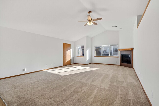 Foto del edificio - Harper Court Townhomes