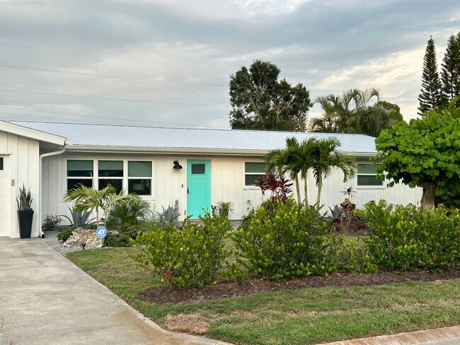 Foto del edificio - 3237 Key Ave